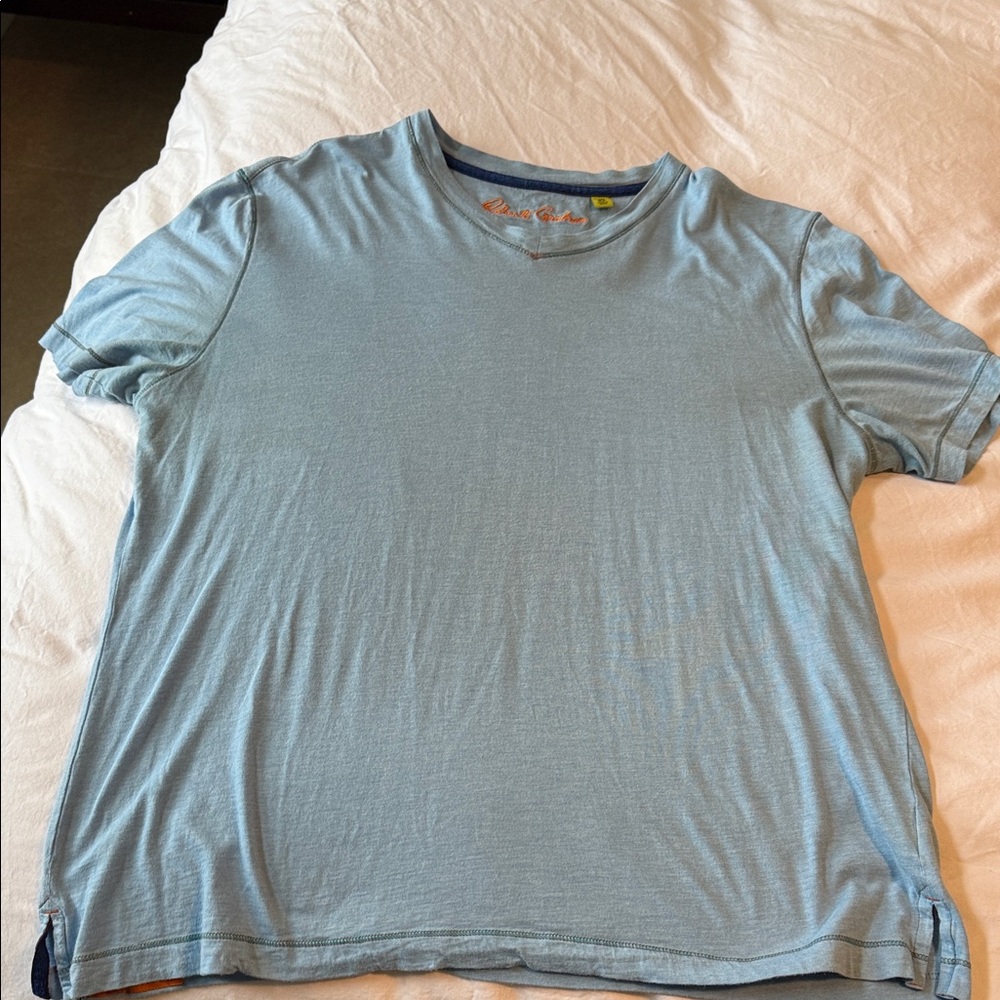 Robert Graham Light Blue Short Sleeve Tee